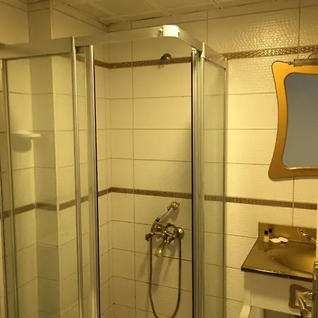Ueckale Restaurant Hotel 3*
